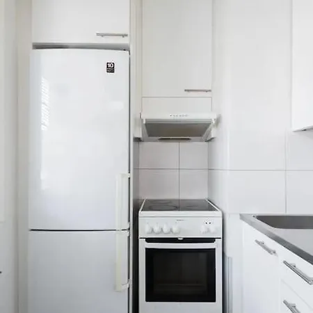 Center One Bedroom - Train Station, Nokia Arena, Netflix