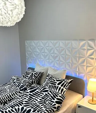 Center One Bedroom - Train Station, Nokia Arena, Netflix