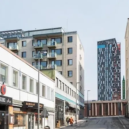Center One Bedroom - Train Station, Nokia Arena, Netflix Apartment *